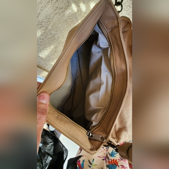 RETRO VINTAGE 1970’S LEATHER CARPETBAGS OF AMERICA BAG, Free Scarf Top - Picture 10 of 16